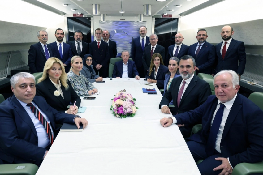 Cumhurbaşkanı Erdoğan: T&uuml;rkiye, Doğu ile Batı arasında dengeli ilişkiler kurabilen bir &uuml;lke