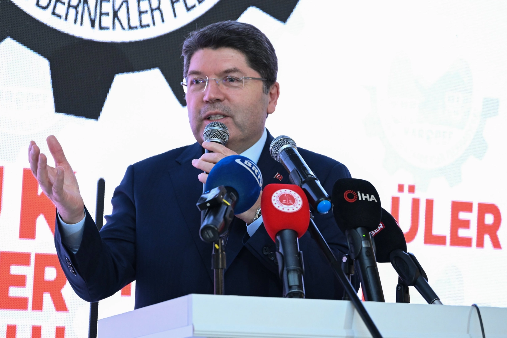Bakan Tun&ccedil;&rsquo;tan sert dış politika mesajı