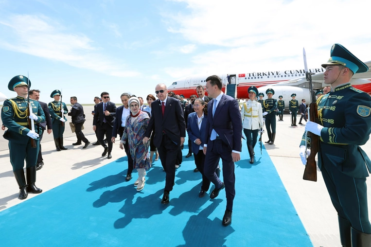Cumhurbaşkanı Erdoğan T&uuml;rkistan'da