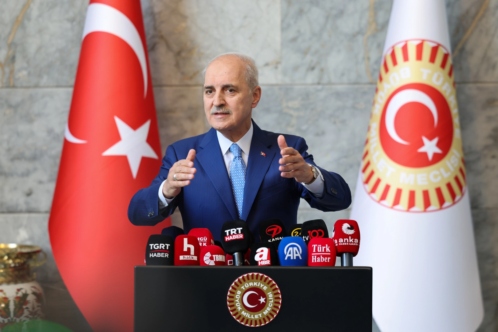 Kurtulmuş: Ter&ouml;rs&uuml;z T&uuml;rkiye Yasası meclis tatiline kalmadan &ccedil;ıkabilir