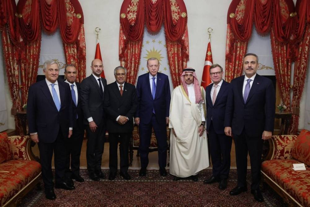 Cumhurbaşkanı Erdoğan, 6 &uuml;lkenin dışişleri bakanıyla bir araya geldi