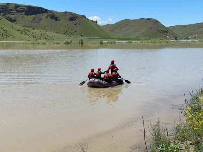 Aras Nehri&rsquo;nde kaybolan gen&ccedil; &ccedil;oban i&ccedil;in seferberlik, 4&rsquo;&uuml;nc&uuml; g&uuml;nde de iz yok