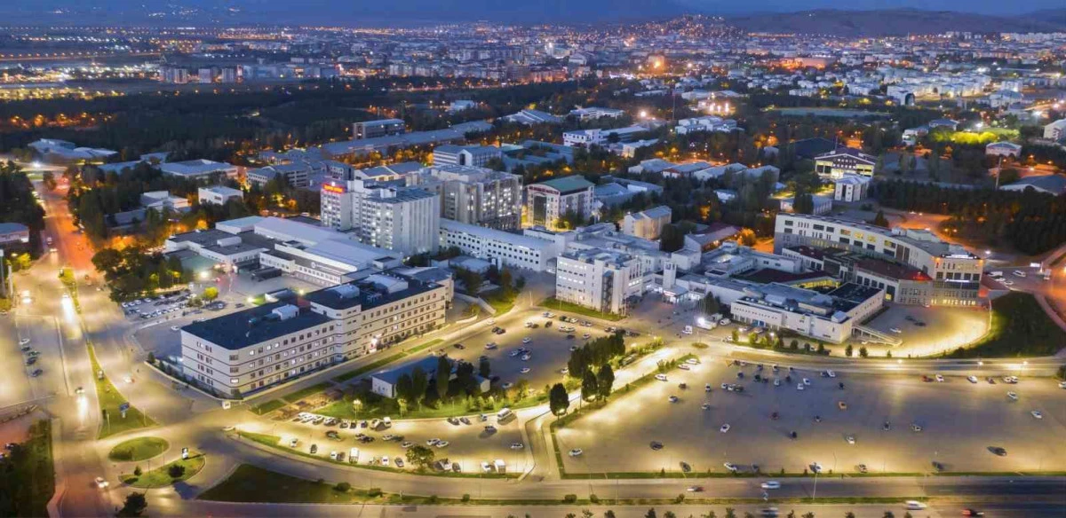 Atat&uuml;rk &Uuml;niversitesi Araştırma Hastanesi&rsquo;nde bir yılda 1 milyon 300 binin &uuml;zerinde muayene