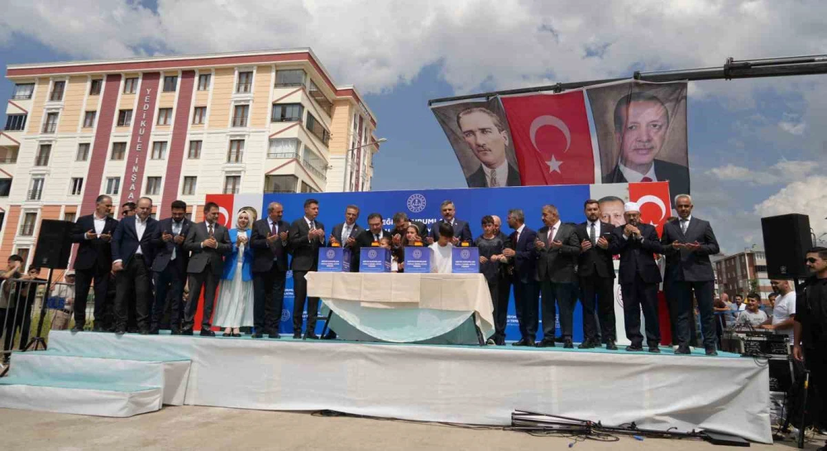 Bakan &Ccedil;ift&ccedil;i: Sel&ccedil;uklu&rsquo;dan Osmanlı&rsquo;ya uzanan maarif geleneğimiz medeniyetimizin en g&uuml;&ccedil;l&uuml; s&uuml;tunlarından biri h&acirc;line gelmiştir