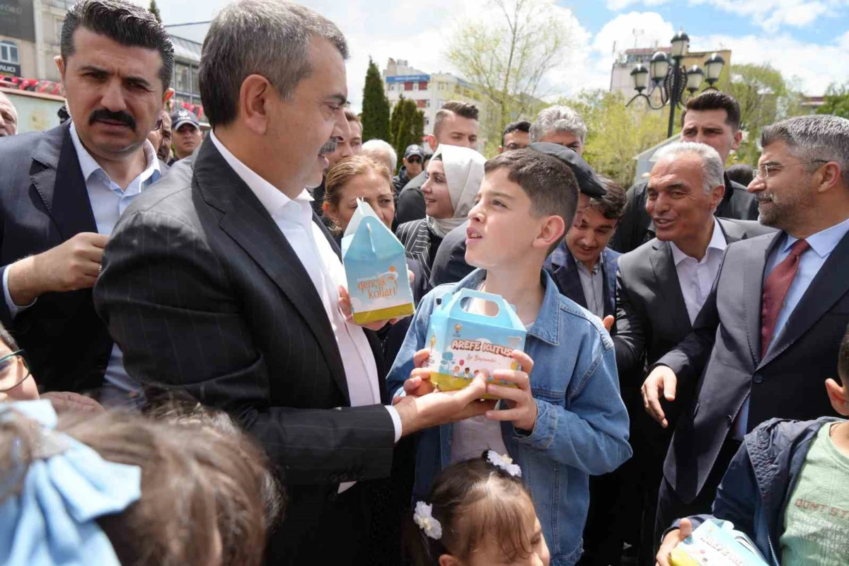 Bakan Tekin: "(CHP&rsquo;deki olaylar) Bu olayın arkasında başka bir şaibe aramaya gerek yok, yeterince şaibe zaten orada var"