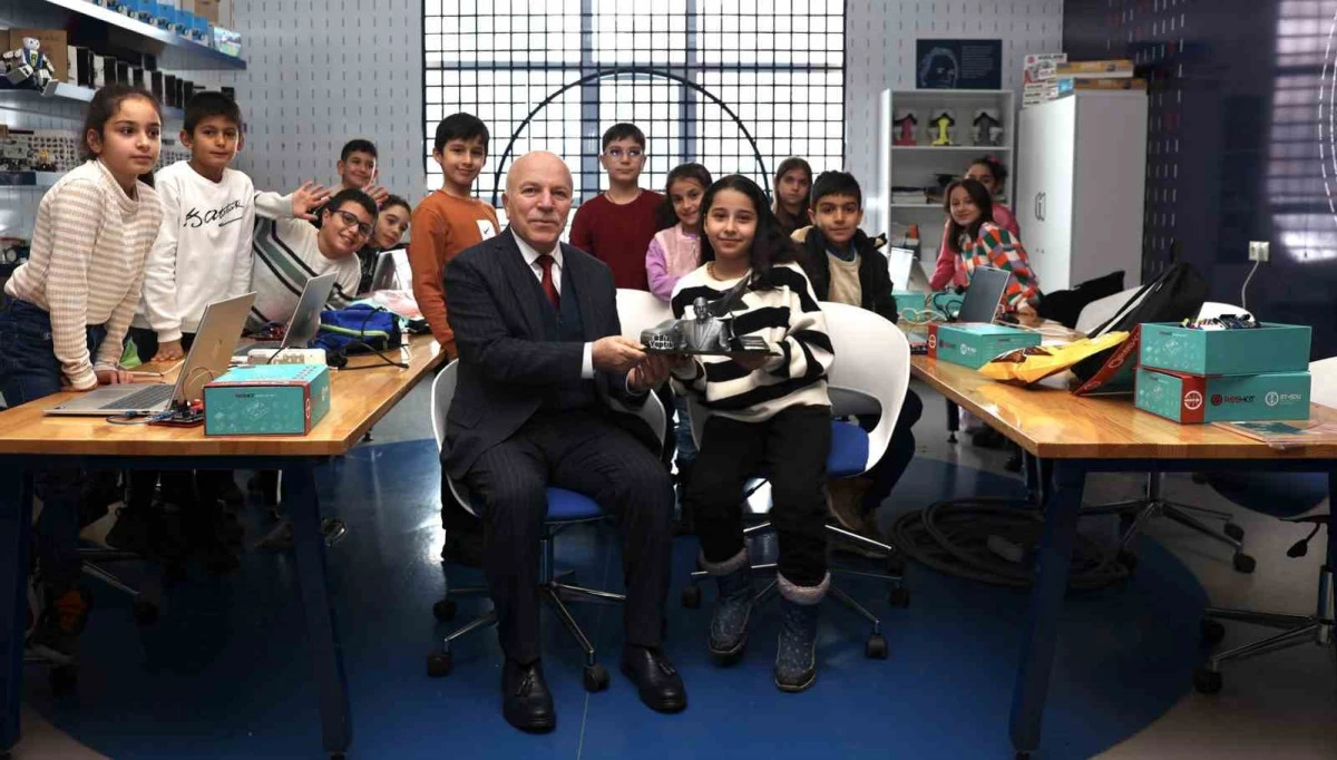 Başkan Sekmen geleceğin d&acirc;hileriyle buluştu