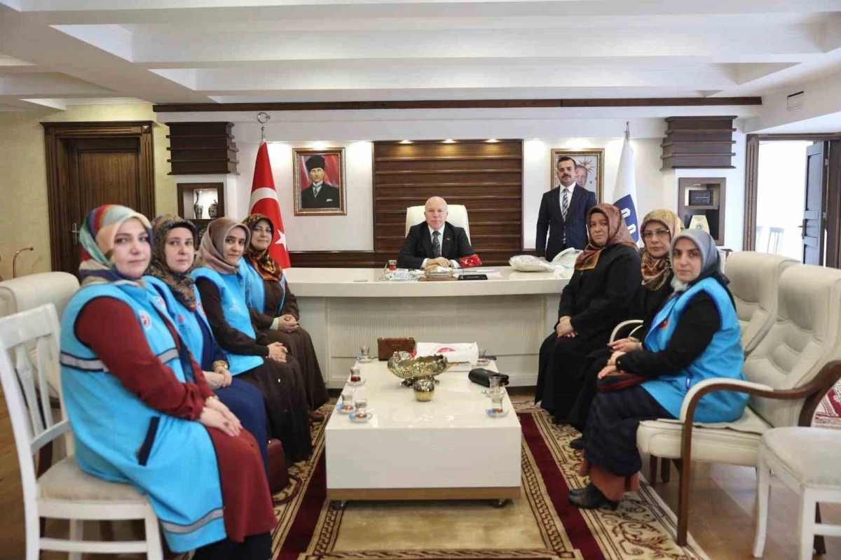 Başkan Sekmen: "Hayırlı hizmetlerin her zaman destek&ccedil;isiyiz"