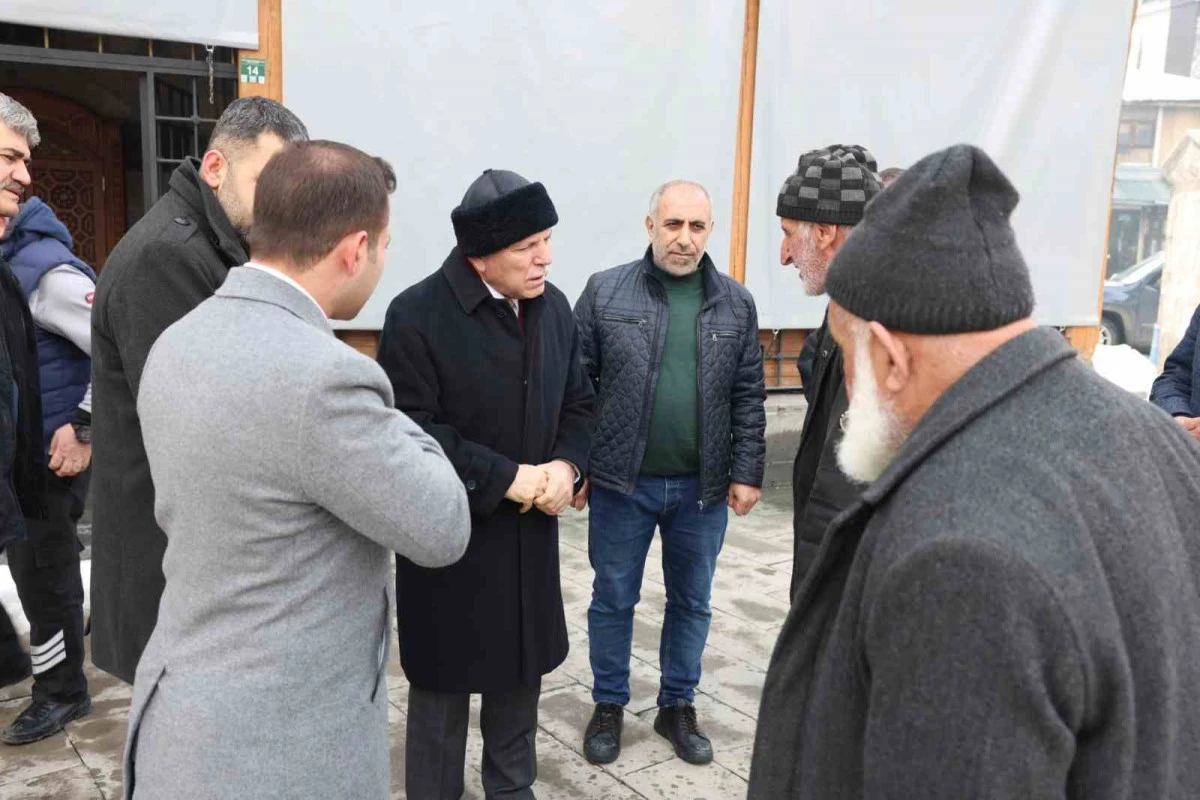 Başkan Sekmen: "Vatandaşımızın sıcak sohbetleri bizim i&ccedil;in paha bi&ccedil;ilemez"