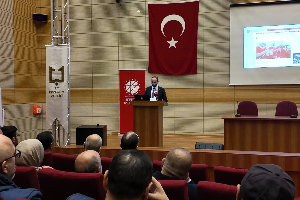 Dezenformasyonla nasıl m&uuml;cadele edileceği anlatıldı