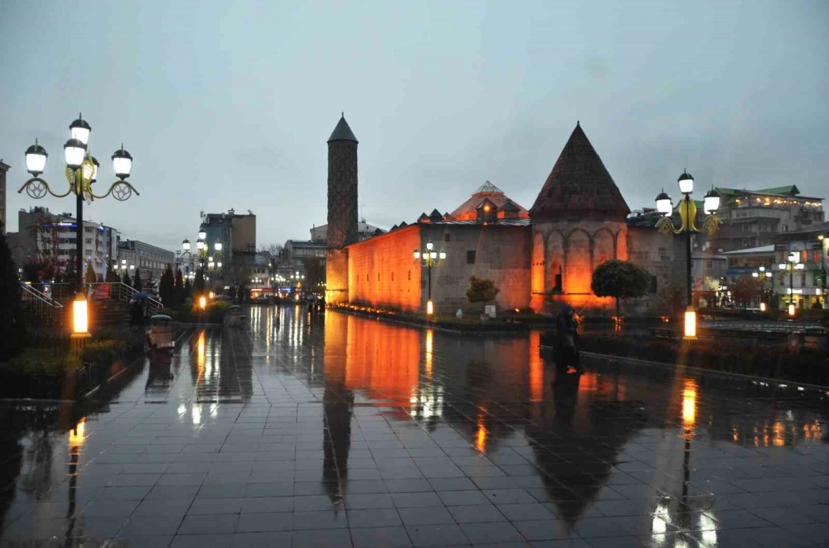 Doğuda y&uuml;ksek kesimlerde kar var