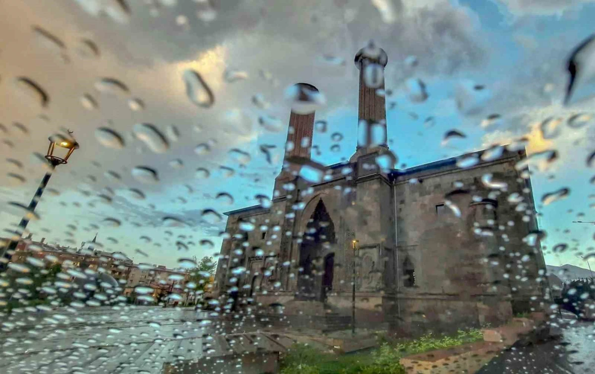 Doğu&rsquo;da y&uuml;ksek kesimlerde kar var