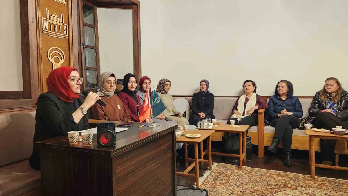 EBB Dil Ve Edebiyat Konağında şiirler, ilahiler ve t&uuml;rk&uuml;ler kadınlar i&ccedil;in okundu
