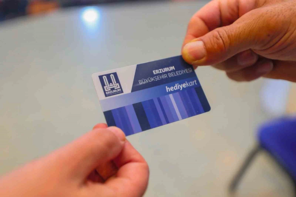 Erzurum B&uuml;y&uuml;kşehir Belediyesi&rsquo;nden 10 bin kişiye Ramazan yardımı