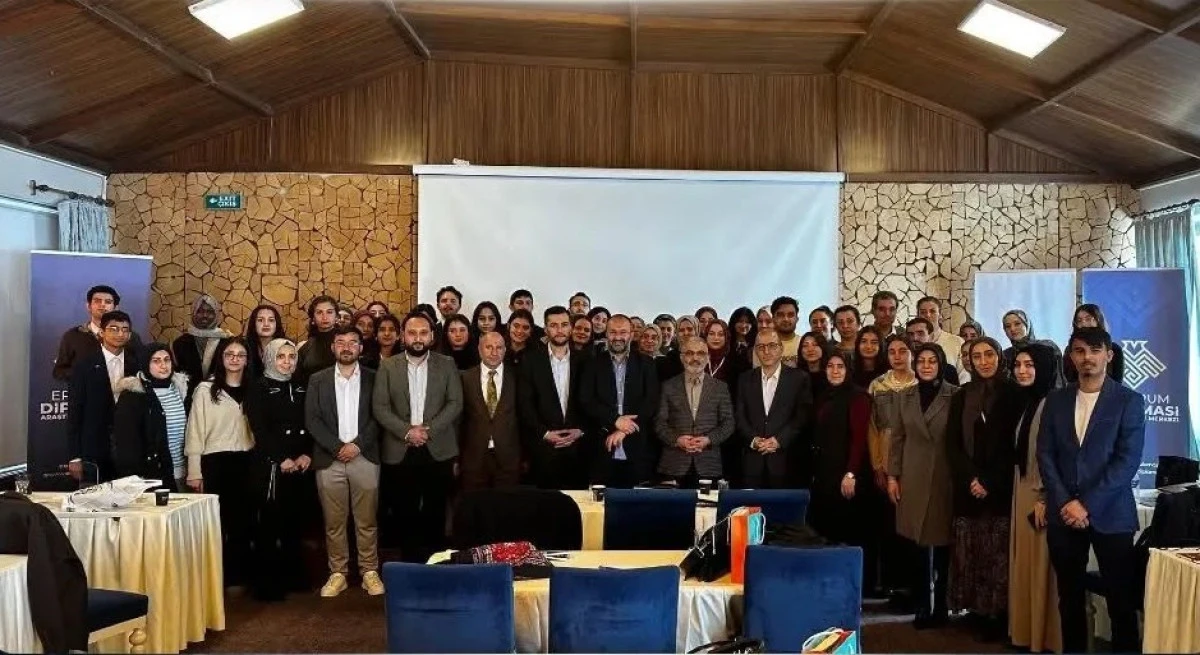 Erzurum Diplomasi Araştırmaları Merkezi&rsquo;nden gen&ccedil;lere k&uuml;resel farkındalık ve stratejik hazırlık