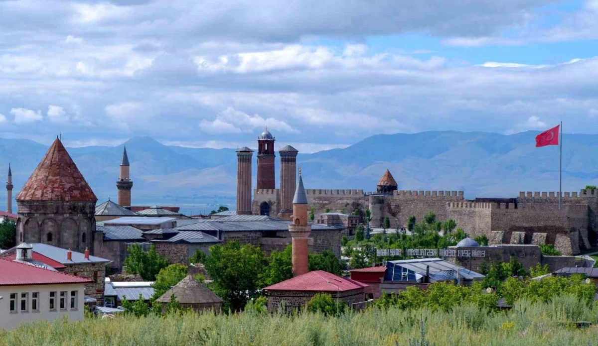 Erzurum t&uuml;rk&uuml;leri zengin bilgiler i&ccedil;eriyor