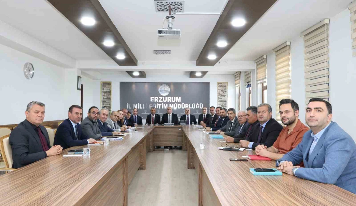 Erzurum&rsquo;da eğitim zirvesi