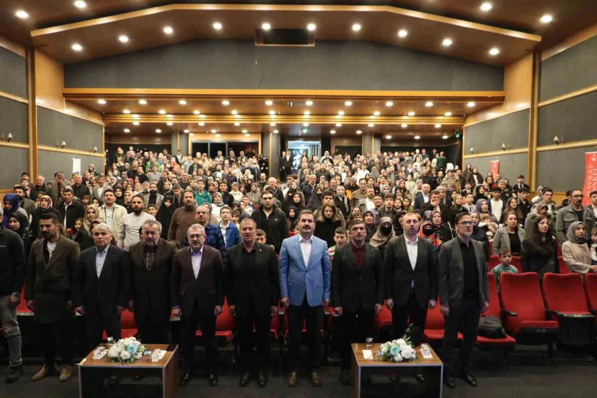 Erzurum&rsquo;da gen&ccedil;ler kitapla buluştu, &ouml;d&uuml;ller sahiplerini buldu