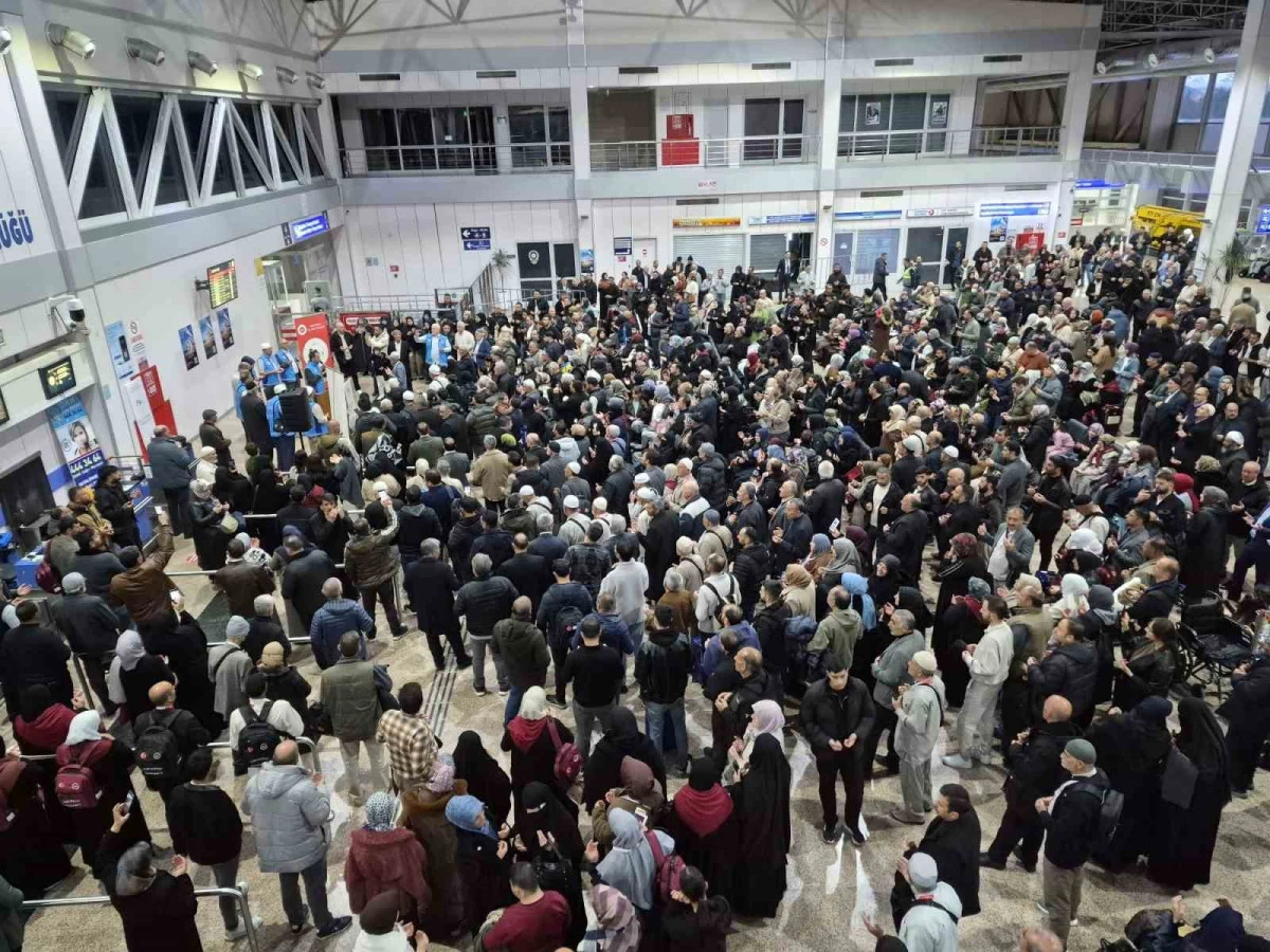 Erzurum&rsquo;da ilk hac kafilesi dualarla uğurlandı