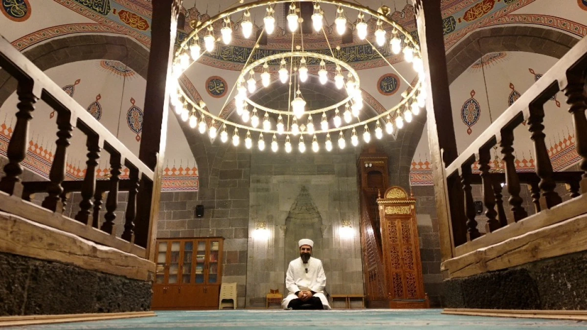 Erzurum&rsquo;da Ramazanların vazge&ccedil;ilmez duası: İşfe&rsquo;lena