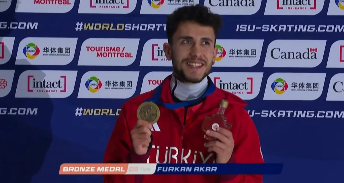 Furkan Akar&rsquo;dan tarihi madalya