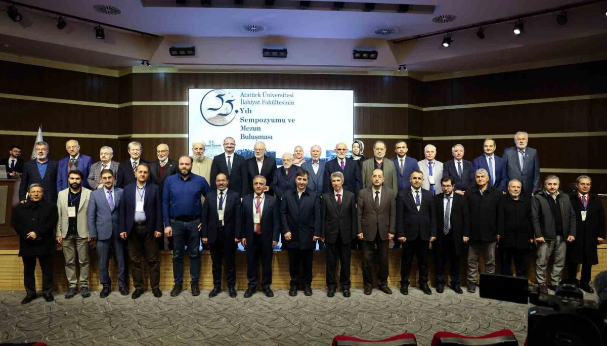 İlahiyat Fak&uuml;ltesinin 55. kuruluş yılı sempozyumu ve mezun buluşması ger&ccedil;ekleştirildi