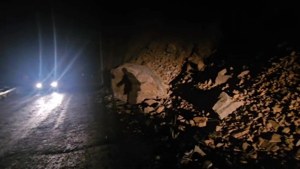 İspir Güllübağ Tüneli karanlığıyla kazalara davetiye çıkarıyor