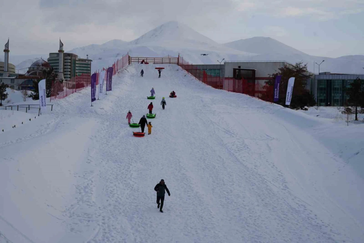 Kamp&uuml;ste kış keyfi başlıyor