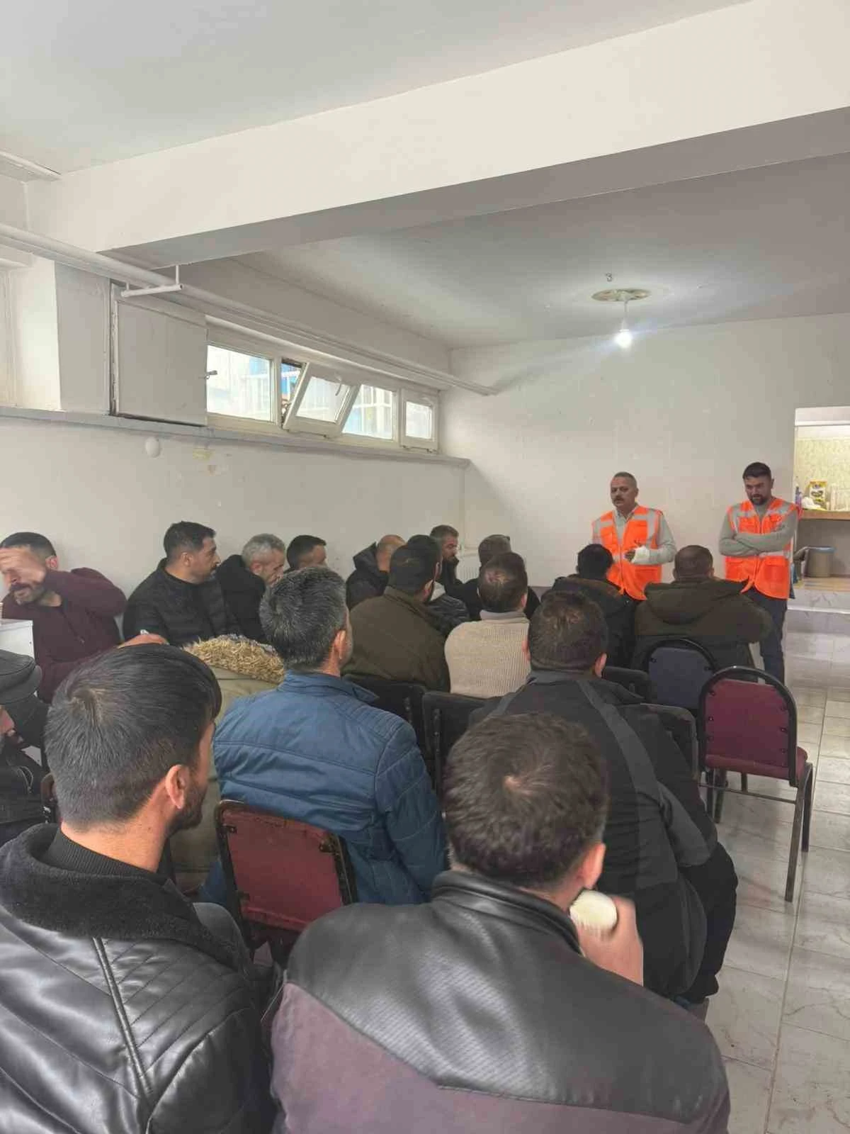 Karayazı esnaf derneğinden &ouml;rnek dayanışma