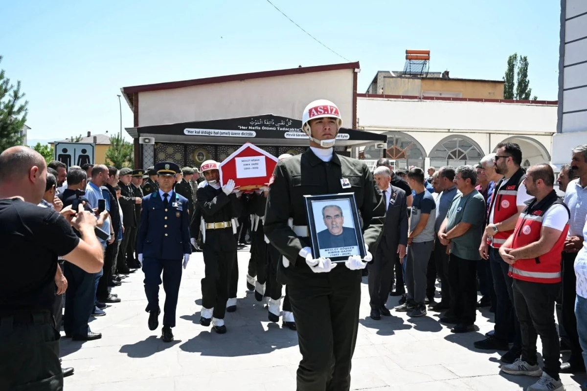 Kıbrıs Gazisi Pasinler'de dualarla uğurlandı