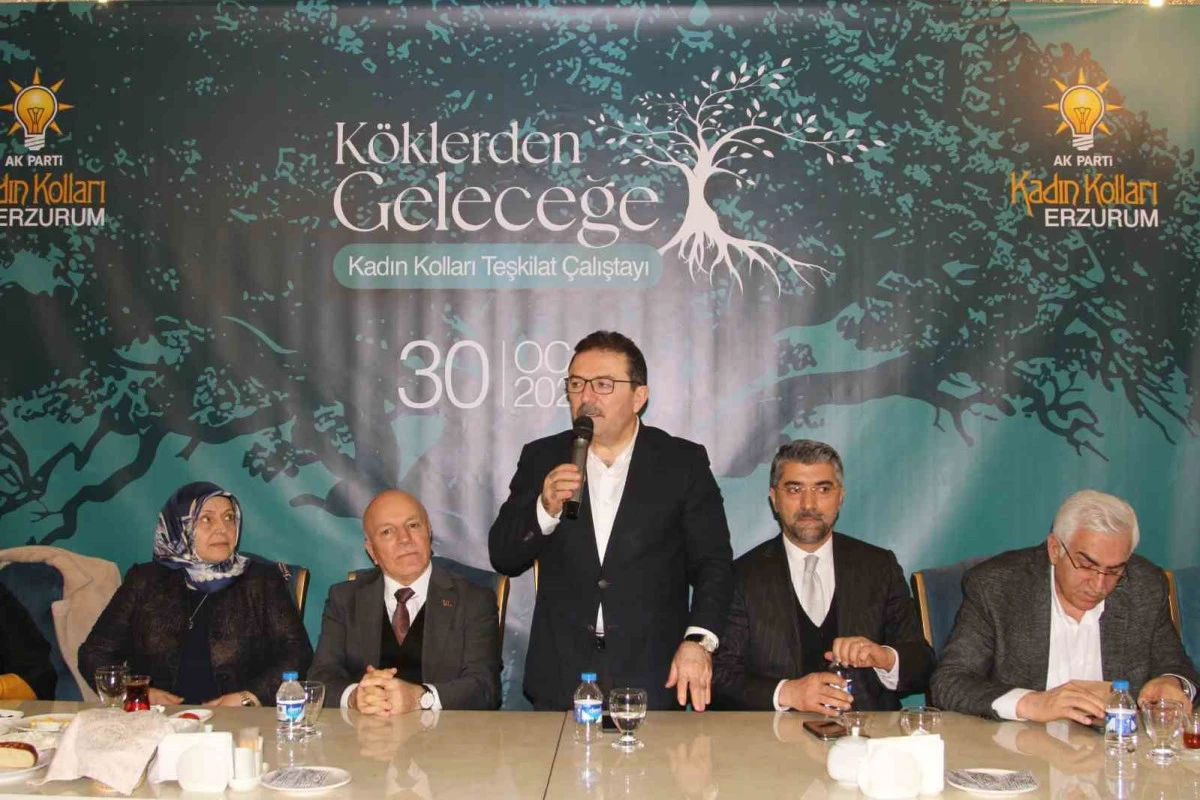 "K&ouml;klerden Geleceğe" Kadın Kolları Teşkilat &Ccedil;alıştayı Erzurum&rsquo;da ger&ccedil;ekleştirildi