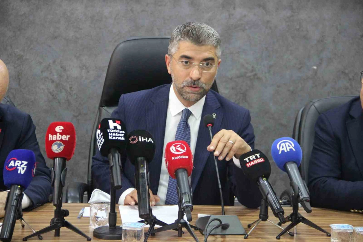 K&uuml;&ccedil;&uuml;koğlu Milletimizle &ccedil;eyrek asır, T&uuml;rkiye geleceğe hazır 