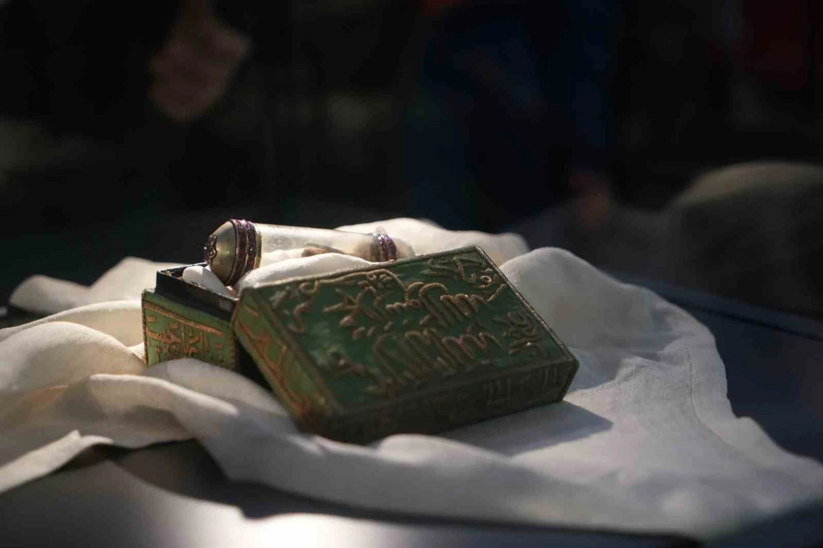 Kutsal Emanetler&rsquo;in Anadolu yolculuğu Erzurum&rsquo;dan başladı