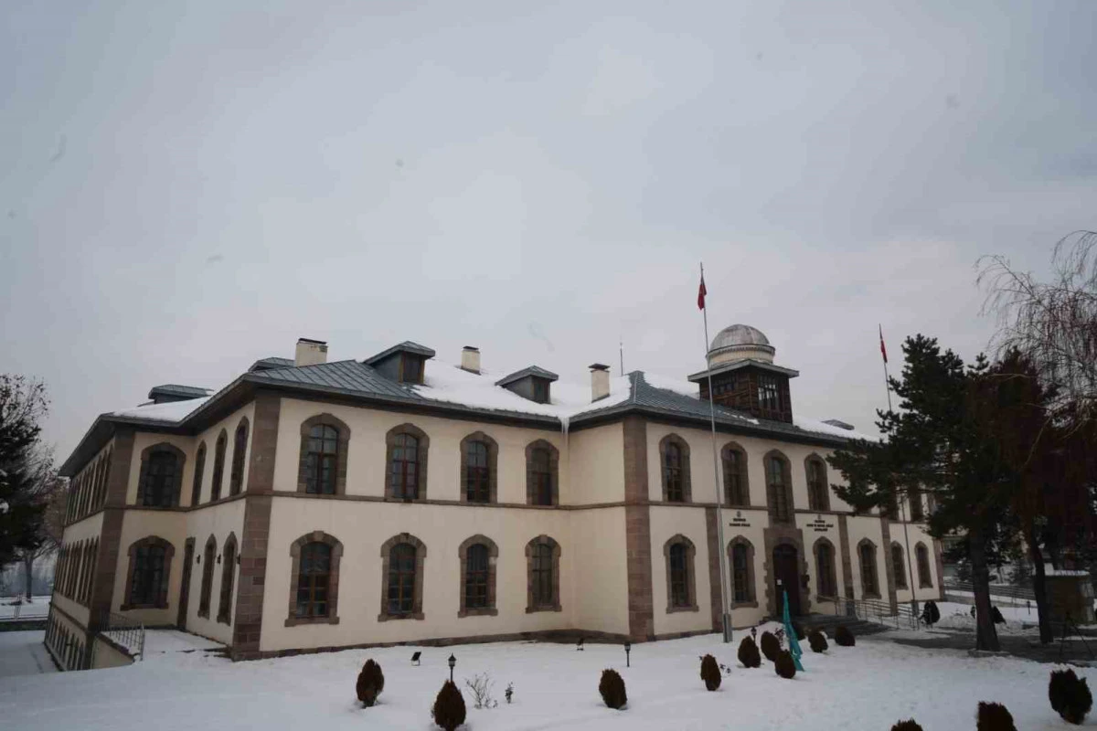 MHP&rsquo;den Erzurum Kongre binası a&ccedil;ıklaması