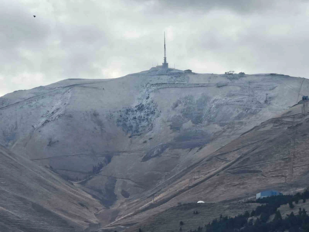 Palandöken bir kez daha beyaza büründü