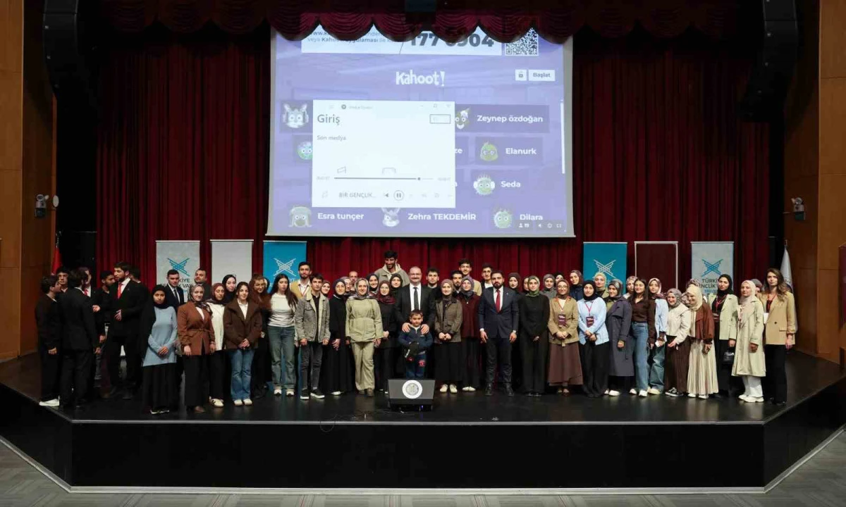 Rekt&ouml;r Hacım&uuml;ft&uuml;oğlu İhtisas Akademiye katıldı