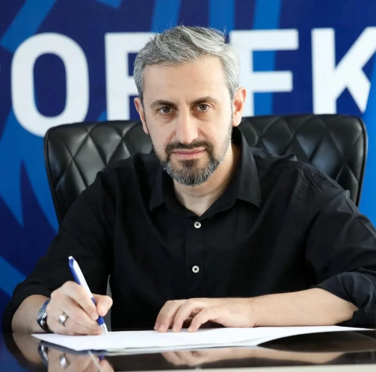 Serkan &Ouml;zbalta, Erzurumspor FK ile başarılı bir sezonu geride bıraktı
