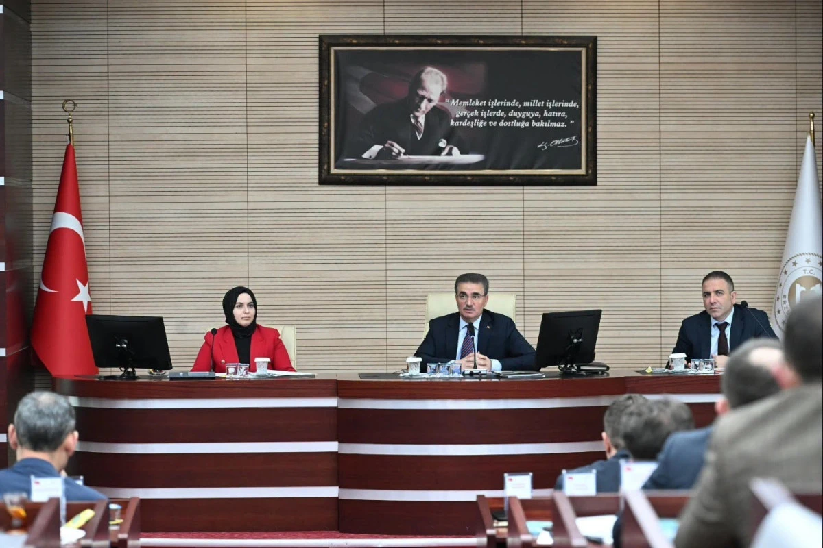 Sosyal Yardımlaşma ve Dayanışma Vakıfları&rsquo;nın performansları değerlendirildi