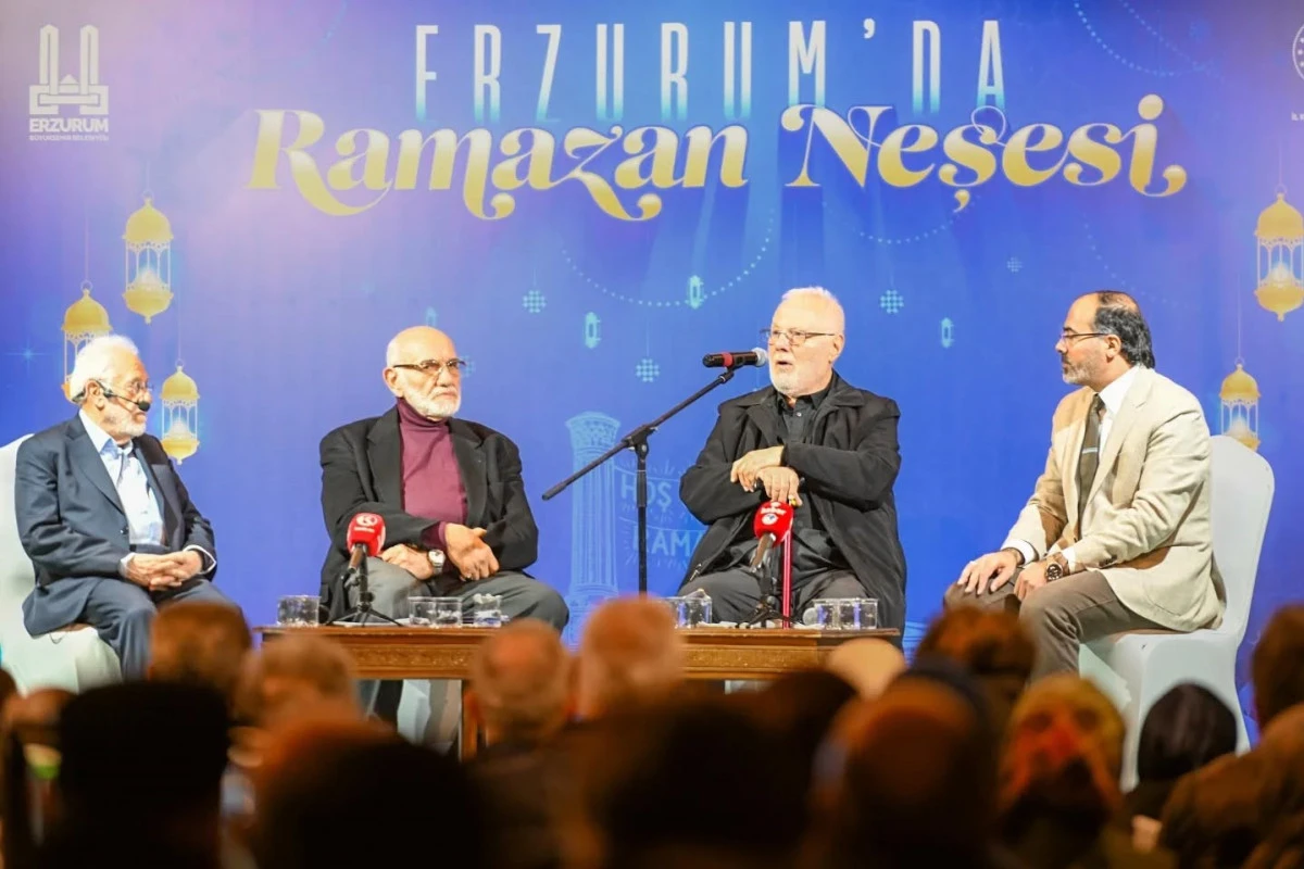 Tarihi mekanda "Medreseden &Uuml;niversiteye Erzurum&rsquo;da İlim" konuşuldu