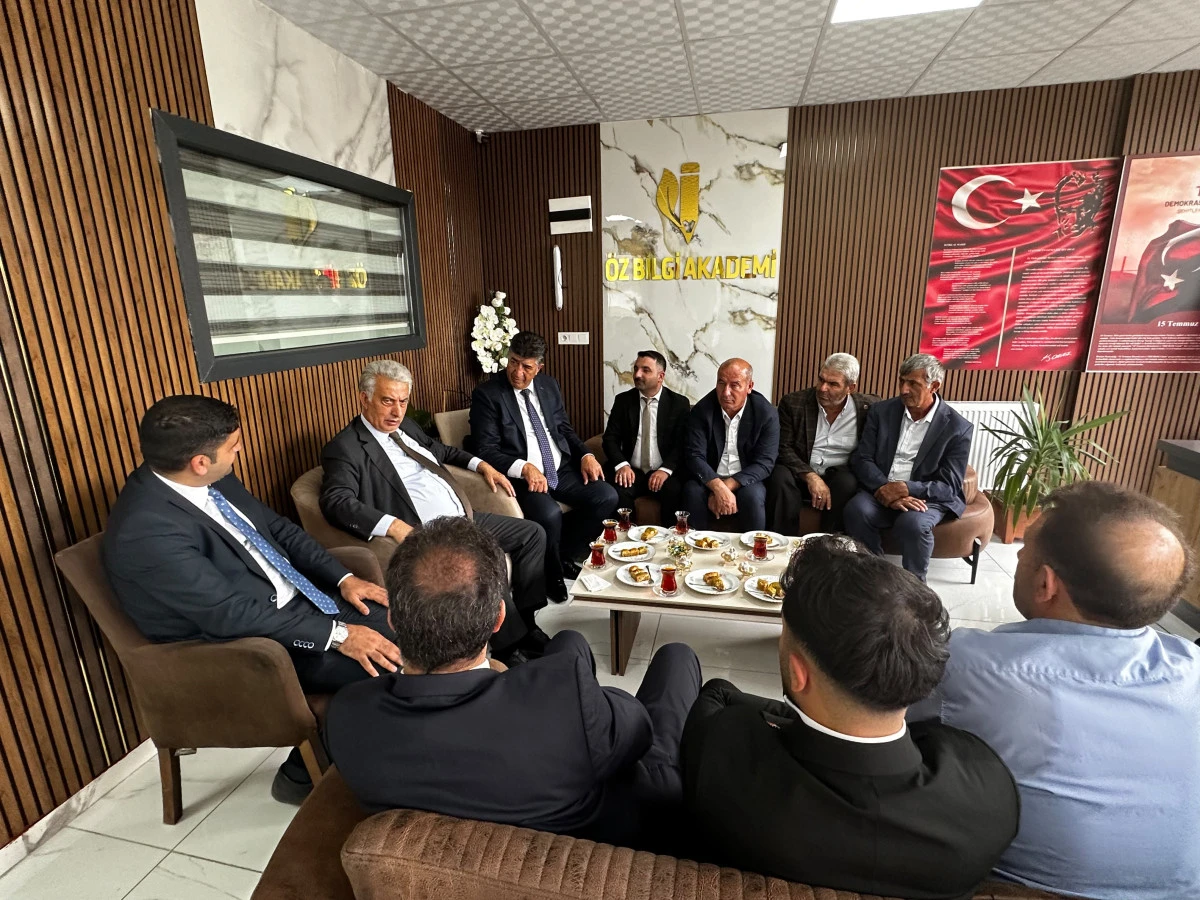 TRABZON&rsquo;DAN PASİNLER &Ouml;Z BİLGİ AKADEMİ&rsquo;YE MİLLETVEKİLİ D&Uuml;ZEYİNDE ZİYARET