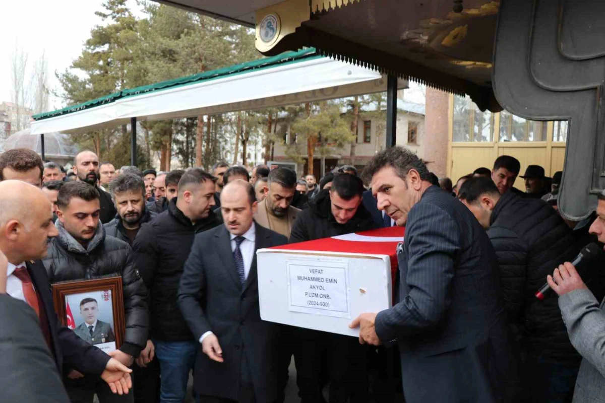 Uzman &Ccedil;avuş Muhammet Emin Akyol, son yolculuğuna uğurlandı