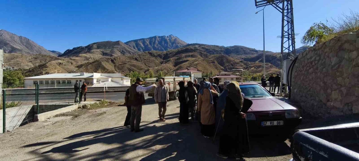 Uzundere’de yol mağduriyeti: 200 metrelik mesafe 3 kilometreye çıktı