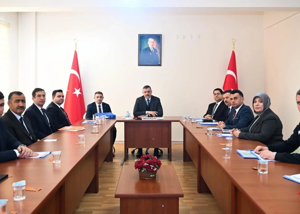 Vali &Ccedil;ift&ccedil;i, Aziziye&rsquo;de devam eden kamu projeleri hakkında bilgi aldı