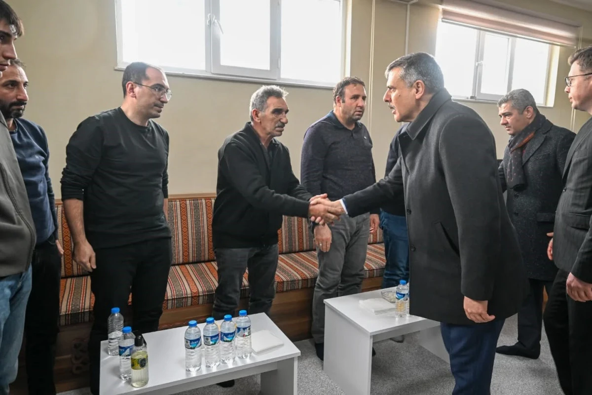 Vali &Ccedil;ift&ccedil;i&rsquo;den taziye ziyareti