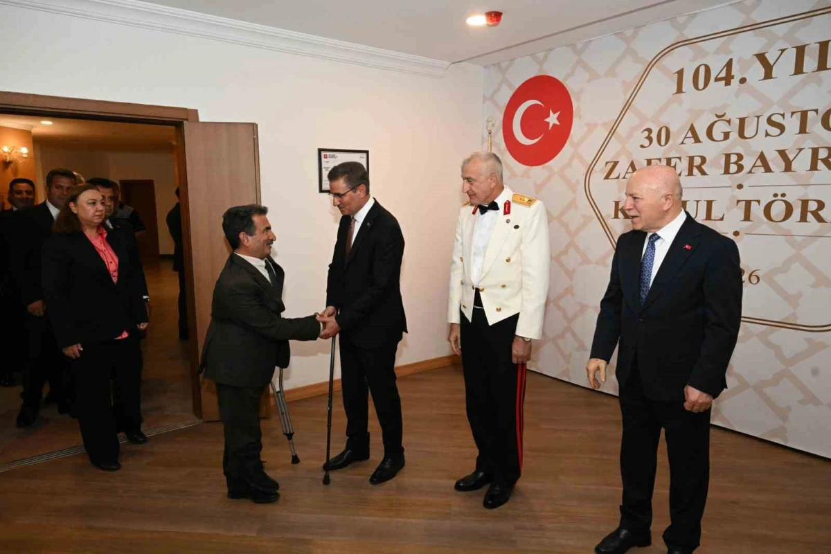 Valilikten kabul t&ouml;reni