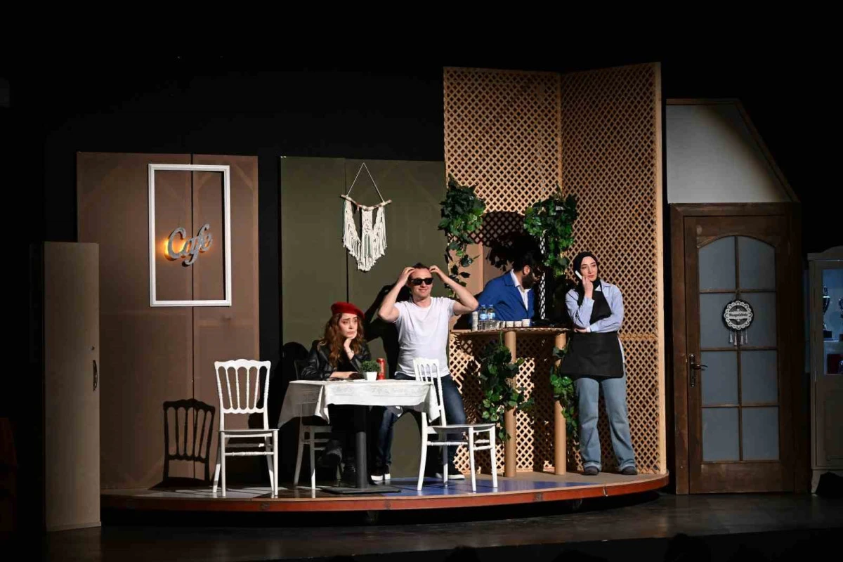 "Yarınlara ge&ccedil; kalmadan" ayakta alkışlandı