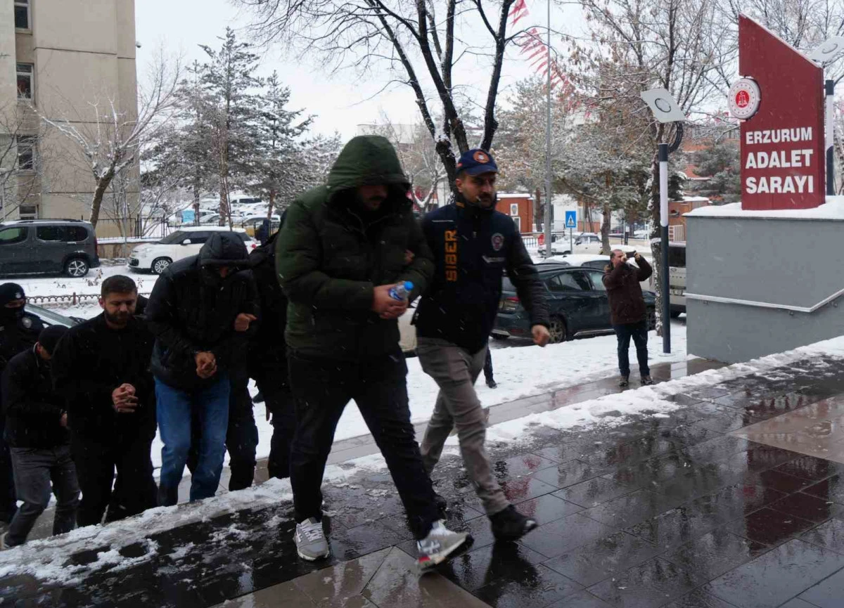 Yasal ara&ccedil; kiralama web sitesi kurarak vatandaşları dolandırdılar