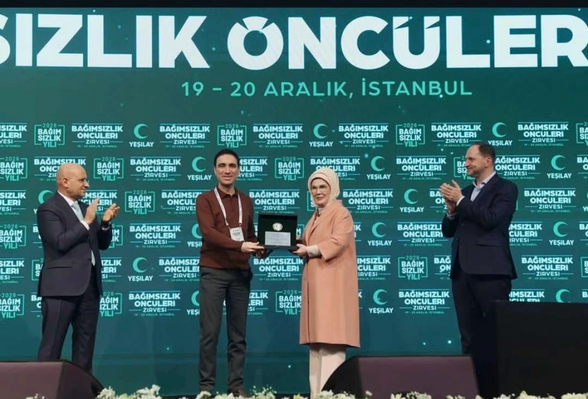 Yeşilay Erzurum Şubesi&rsquo;ne anlamlı &ouml;d&uuml;l