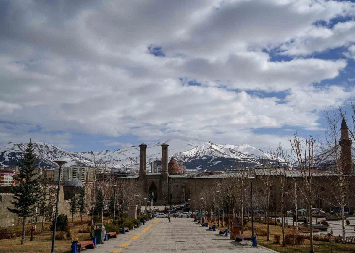 Y&uuml;ksek kesimlerde kar var